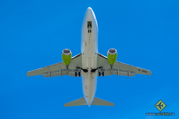 Boeing 737-31S